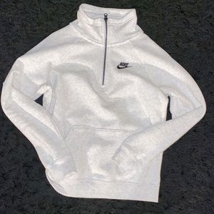 Nike half zip size XS